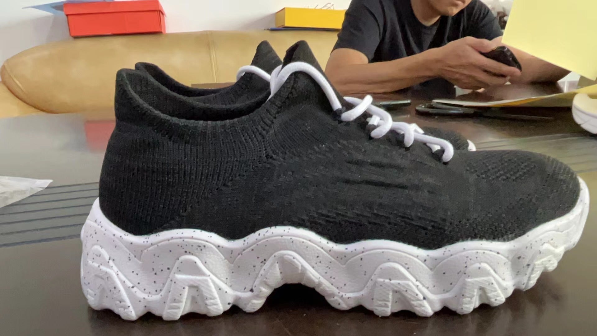 Plus Size Women's Sports Shoes Breathable Fly-knit Socks Shoes